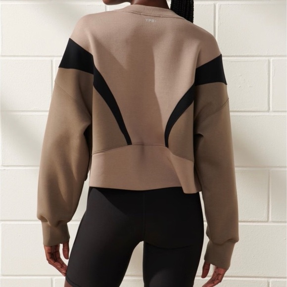 YPB neoKNIT cropped sweatshirt from Abercrombie & Fitch - Picture 3 of 11